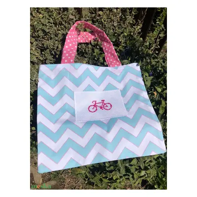 BIKE IN PINK. Vidám shopper.