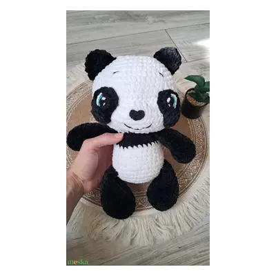 Horgolt panda