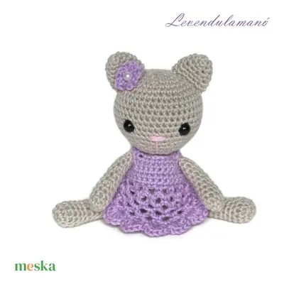 Horgolt szürke cica lila ruhában amigurumi