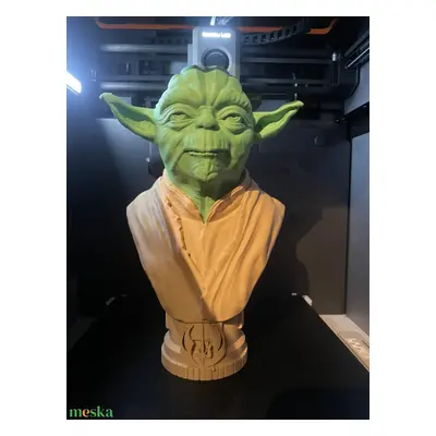 Star Wars Yoda Mellszobor 25cm