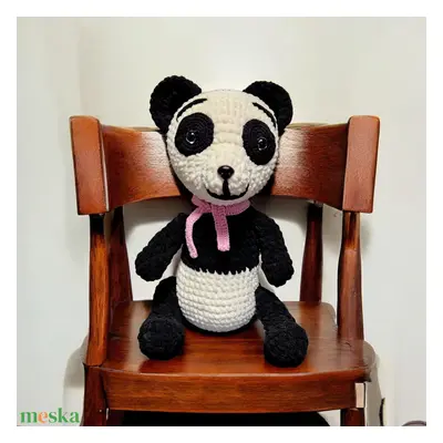 Amigurumi technikával kézzel horgolt Panda Maci