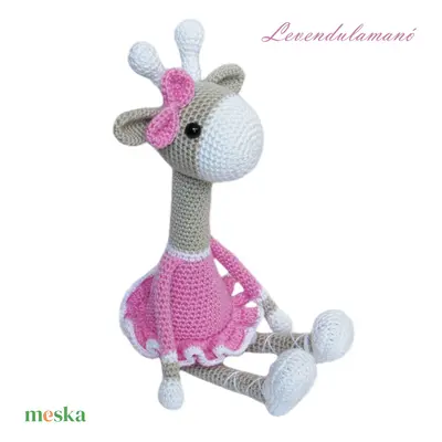 Horgolt balerina zsiráf amigurumi