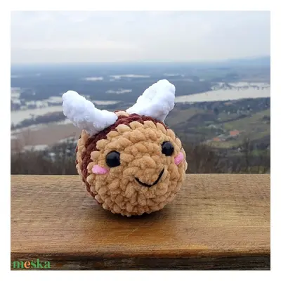 Horgolt amigurumi plüss méhecske