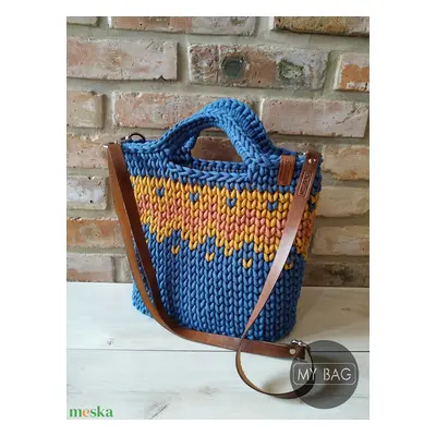 Horgolt női crossbody táska FARMERKÉK/MUSTÁR színben bőr vállpánttal - Cikk-cakk mintával - BIG