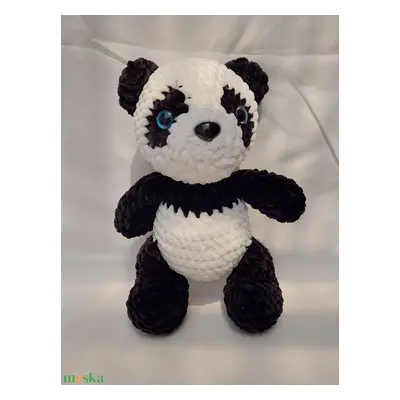 Horgolt panda figura