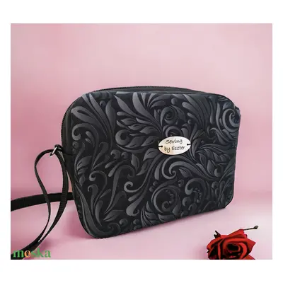 Sejtelmes elegancia női kistáska / Crossbody