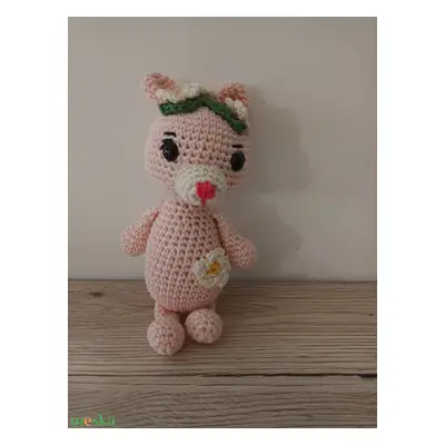 Virág, amigurumi maci