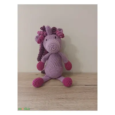 Lilla, amigurumi unikornis