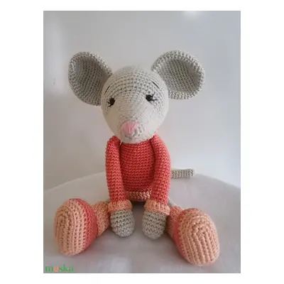 Amigurumi egér pulcsiban