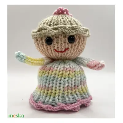 Kézi kötésű (amigurumi) figura - Muffin baba(fiúknak, lányoknak minden alkalomra)