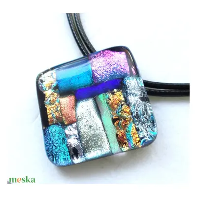 Dichroic fények nyaklánc.