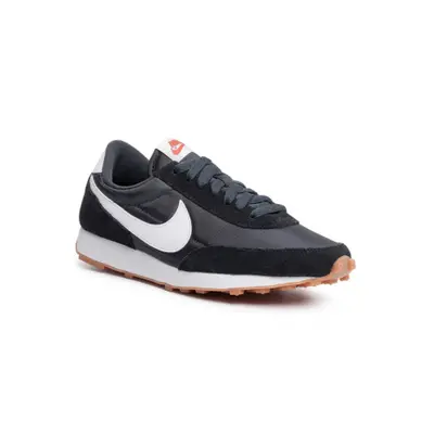 Női szabadidős lábbelik NIKE Wmns Daybreak black summit white off noir