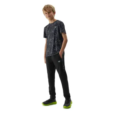 Fiú edzőnadrág 4F JUNIOR TROUSERS FNK-JAW23TFTRM334-20S-DEEP BLACK