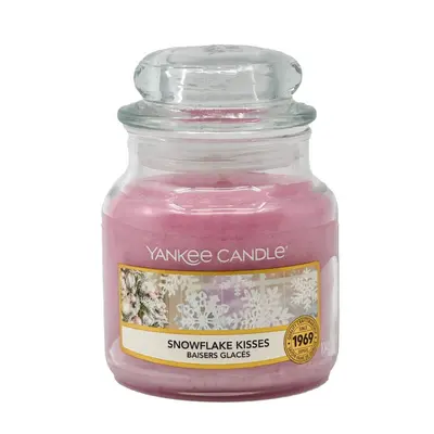 Yankee Candle Snowflake Kisses Small Jar 104 g