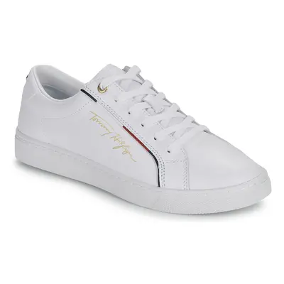 Tommy Hilfiger TOMMY HILFIGER SIGNATURE SNEAKER Rövid szárú edzőcipők Fehér