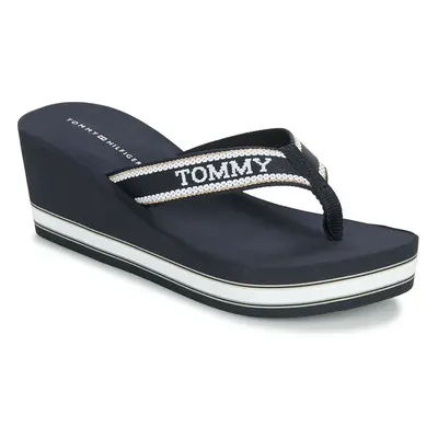 Tommy Hilfiger HILFIGER WEDGE BEACH SANDAL Lábujjközös papucsok Tengerész