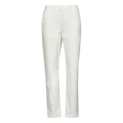 Levis ESSENTIAL CHINO Chino nadrágok / Carrot nadrágok Fehér