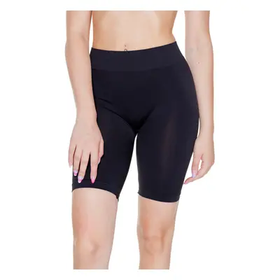 Vero Moda VMJACKIE SHORTS SEAMLESS GA NOOS 10285273 Rövidnadrágok Fekete