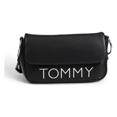 Tommy Hilfiger TJW BOLD ELONGATED FLAP CROSS. AW0AW16258 Táskák Fekete