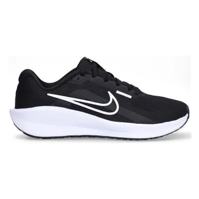 Nike 75677 Divat edzőcipők Fekete