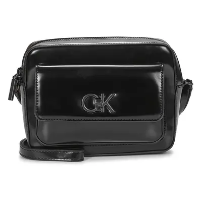 Calvin Klein Jeans RE-LOCK CAMERA BAG_SHINY Válltáskák Fekete