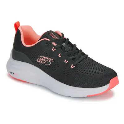 Skechers VAPOR FOAM Rövid szárú edzőcipők Fekete