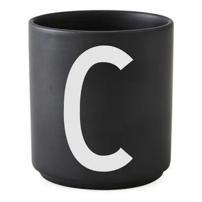 Alphabet C fekete porcelánbögre, 250 ml - Design Letters