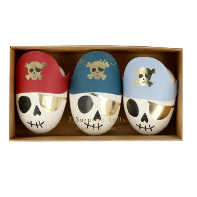 Parti kiegészítő készlet 3 db-os Pirate Skulls Surprise Balls – Meri Meri