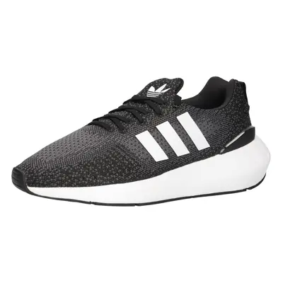 ADIDAS ORIGINALS Rövid szárú sportcipők 'Swift Run 22' fekete / fehér